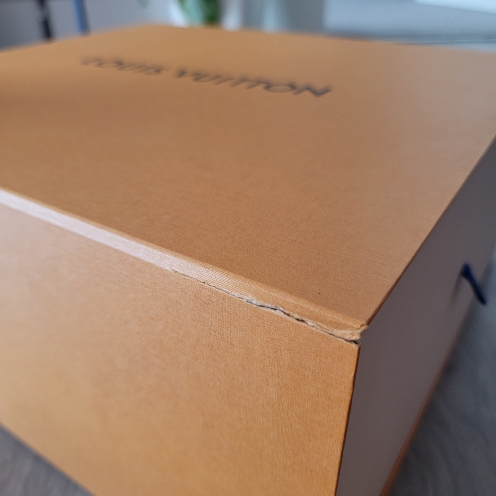 Authentic Large Louis Vuitton box pull - Picture 7 of 7